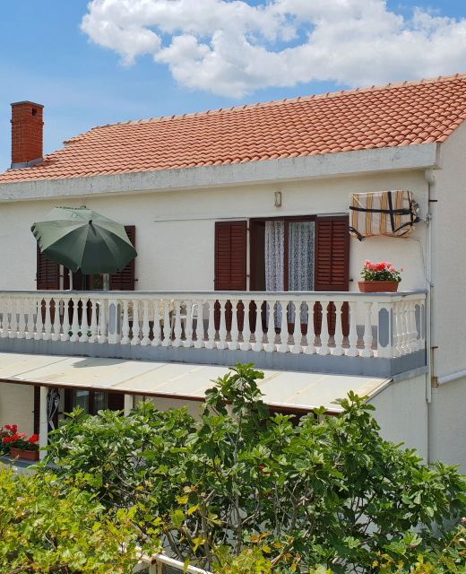 Apartments With Parking Space Šilo, Krk - 18752 Šilo