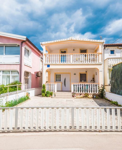 Apartments By The Sea Vir - 19096