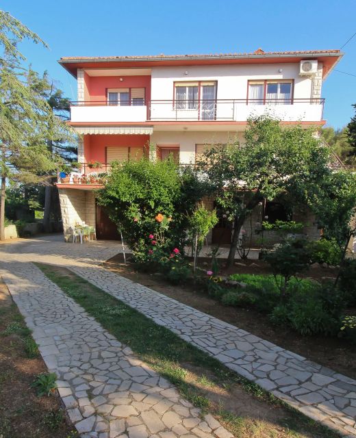 Apartments With Parking Space Šilo, Krk - 18758 Šilo