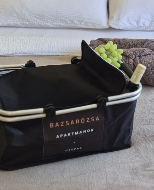 Bazsarózsa Apartman Csopak