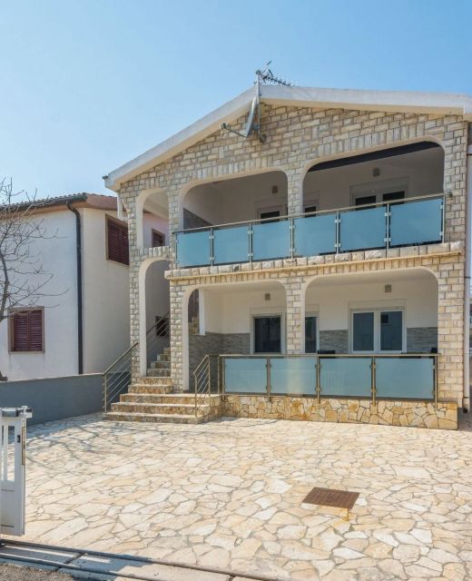 Apartment Wenig Vir