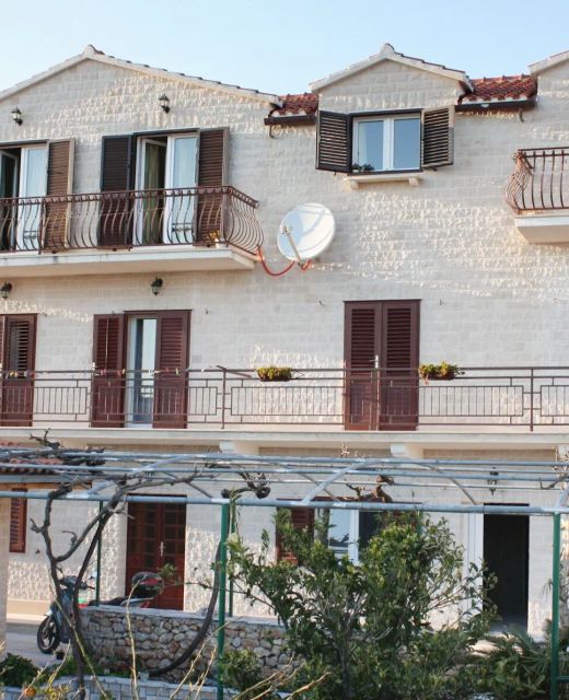 Apartments With Parking Space Bol, Brač - 2899 Bol