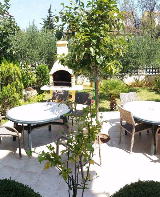 Apartments And Rooms With Parking Space Vodice - 4164