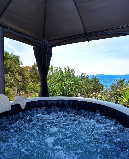 Beachfront House With Hot TubRastići, Čiovo - 18478 Rastići