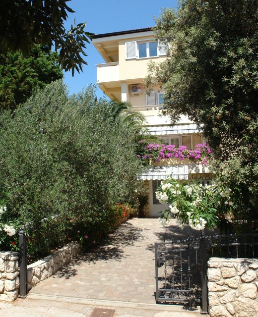 Apartments With Parking Space Mandre, Pag - 18748 Mandre
