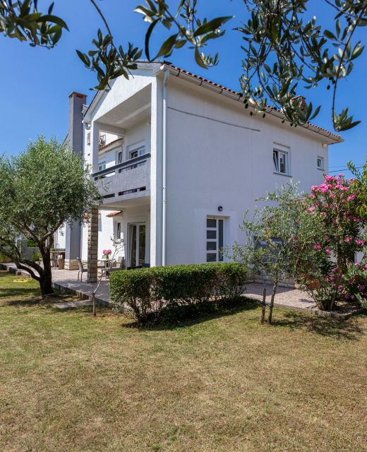 Apartments With Parking Space Baška, Krk - 18818 Baška