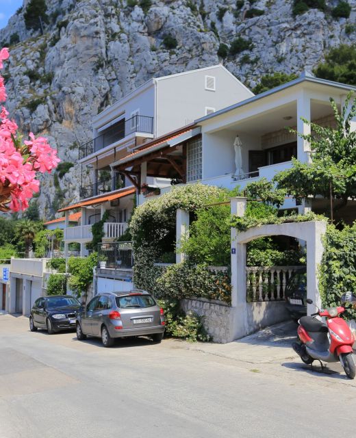 Apartments With Parking Space Omiš - 18919