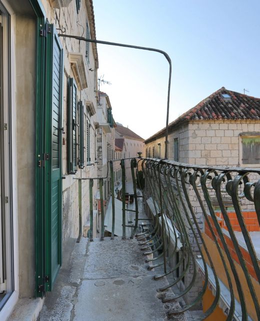 Apartments With Parking Space Omiš - 19051
