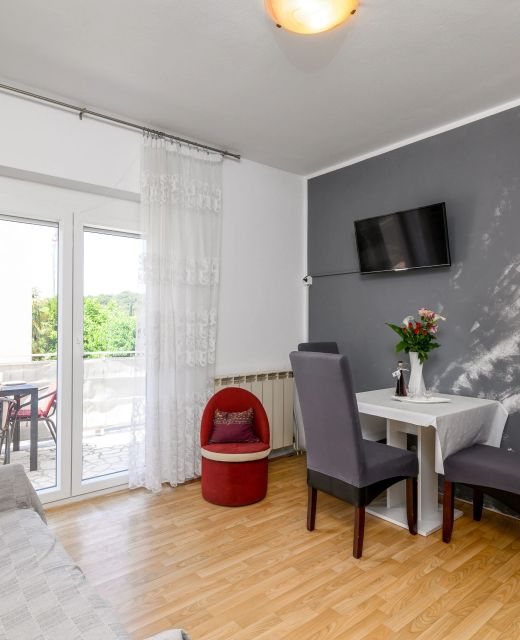 Apartments With Parking Space Rovinj - 19088