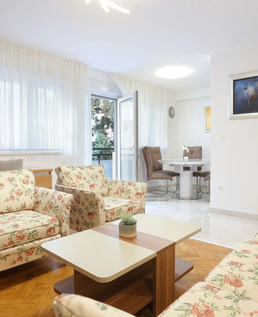 Apartments With WiFi Split - 19143