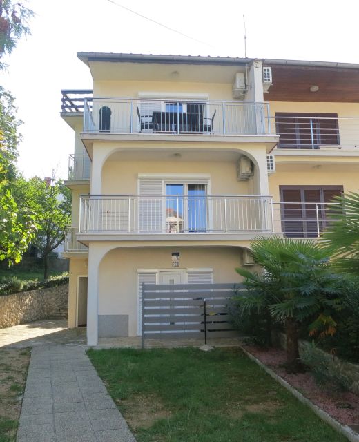 Apartments With Parking Space Malinska, Krk - 19268 Malinska