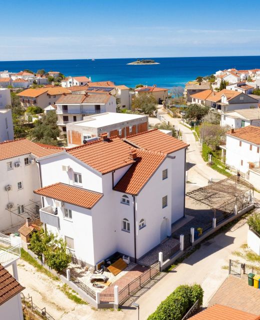 Apartments By The Sea Rogoznica - 19367