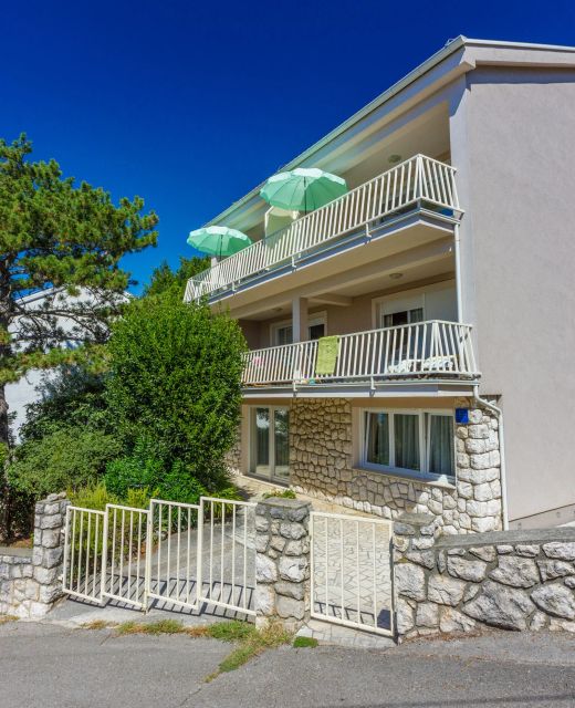 Apartments Robić Selce