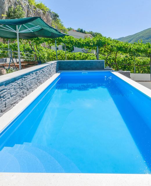 House Hidden Green Oasis Omis
