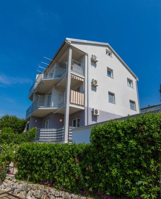 Apartments Lavarin Novi Vinodolski