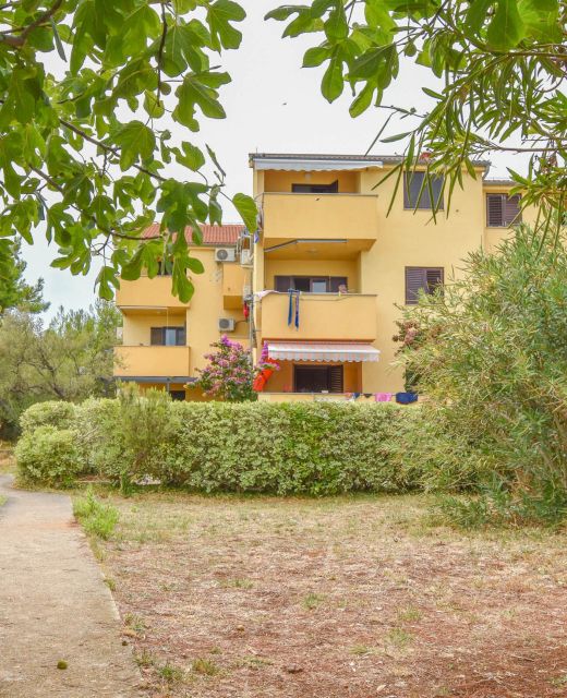 Apartments Taya Dobropoljana
