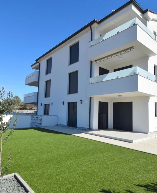 Apartments With Parking Space Malinska, Krk - 19374 Malinska