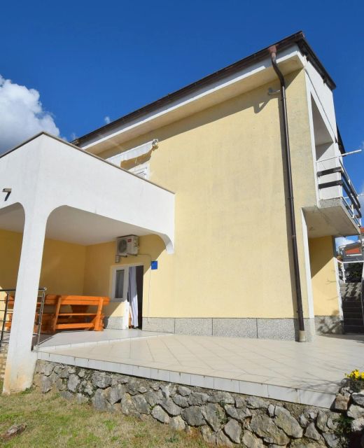 Apartments With Parking Space Krk - 19378