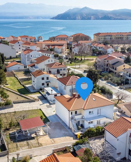 Apartments With Parking Space Baška, Krk - 19434 Baška