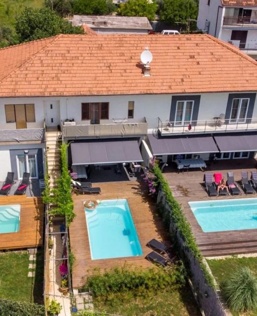 Apartments Annela Seget Donji