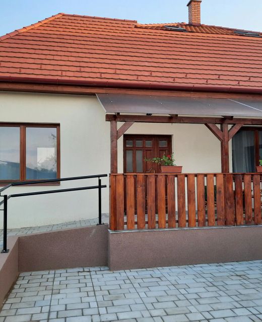 Szarkafészek Vendégház Jánd