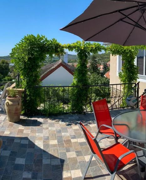 T.H.NY Village Inn Cottage Tihany