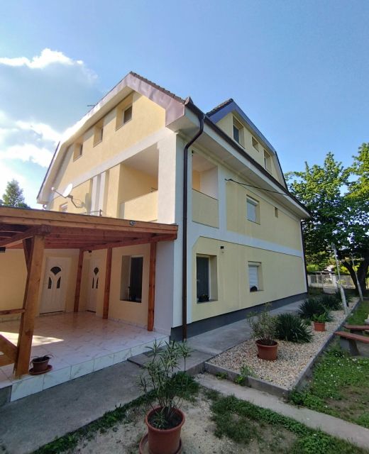 Party Apartmanház Balatonvilágos
