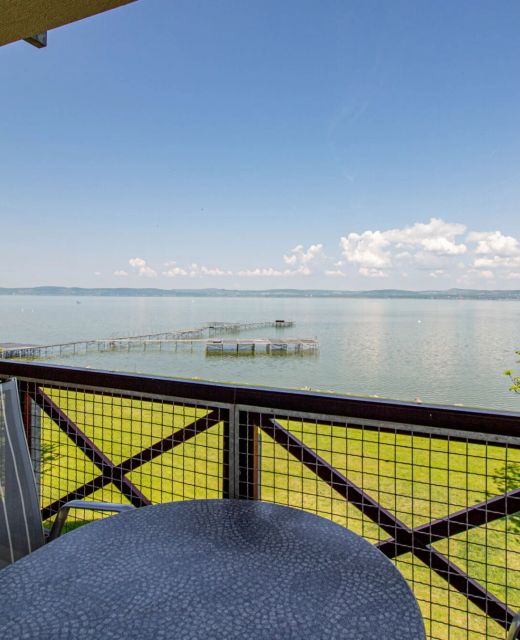 976 - Közvetlen Vízparti Apartman Balatonőszöd
