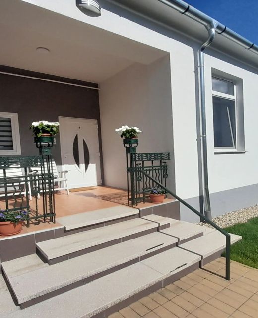 Déri Kert Apartmanház B*** Baja