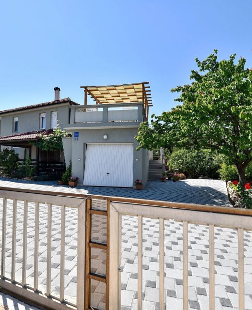 Apartment Radicevic Vir II