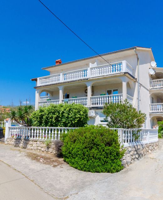 Apartments Ester Lopar
