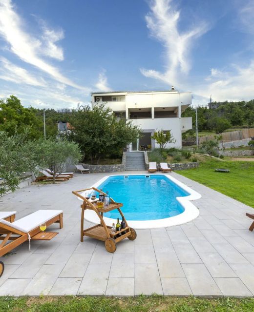 House Anavi Tugare