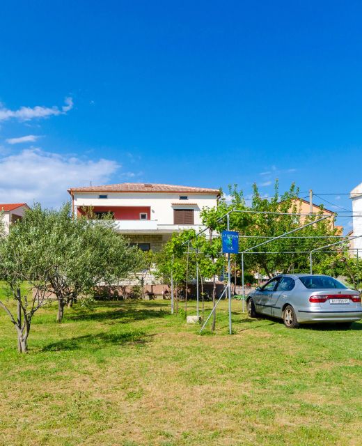 Apartments Milena Lopar