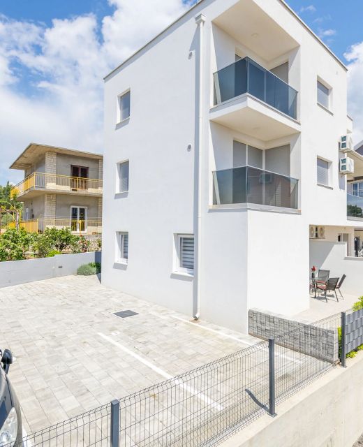 Apartments Tonka Primosten