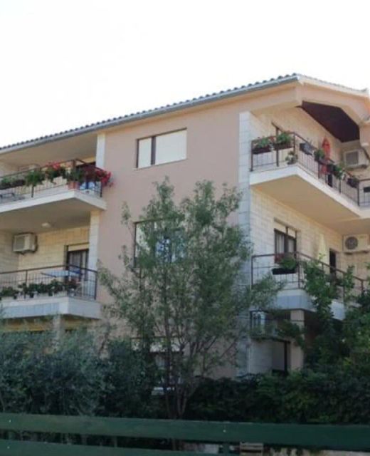 Haus Juran Sukošan