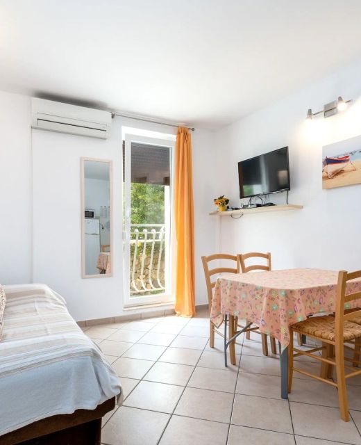 Apartments With Parking Space Baška, Krk - 11933 Baška