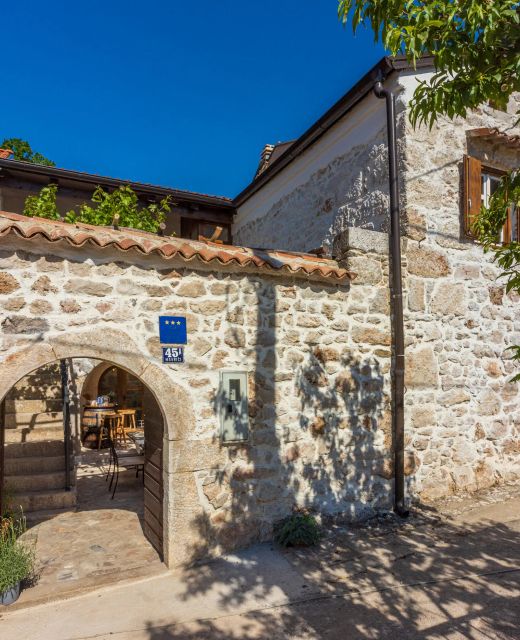 House Stara kuća-old stone house Grižane