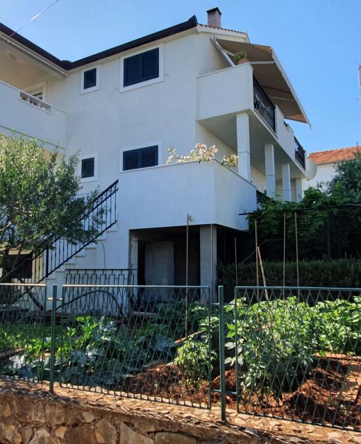 Apartment Romarin Supetar