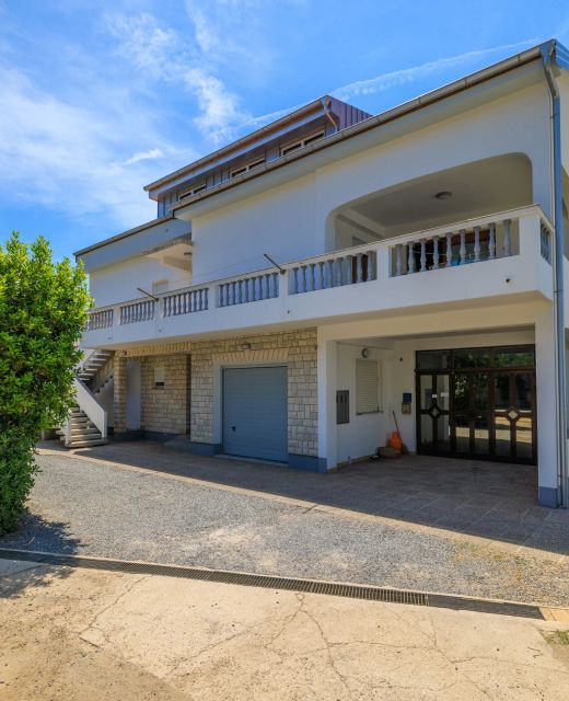 Apartments Slavica R Banjol