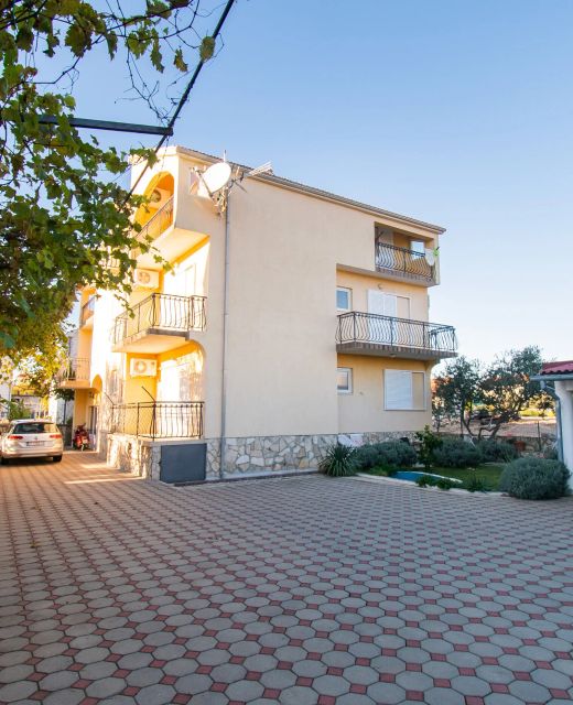 Apartments Petar Srima