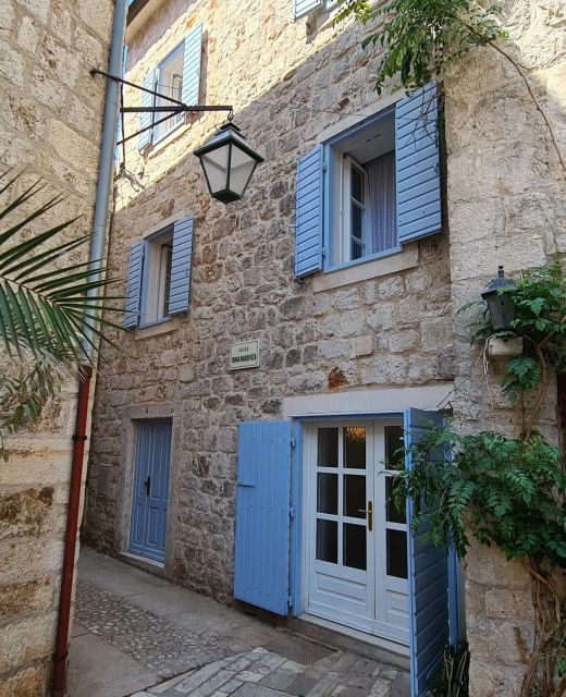 House Stone house Skor Stari Grad