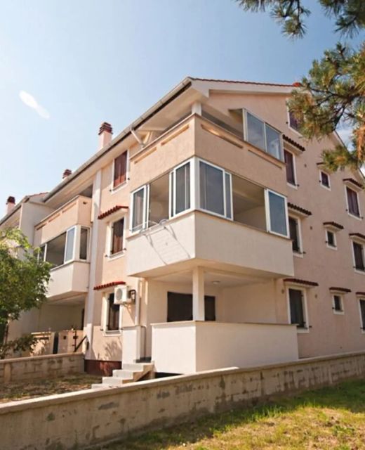 Apartments With Parking Space Baška, Krk - 19443 Baška