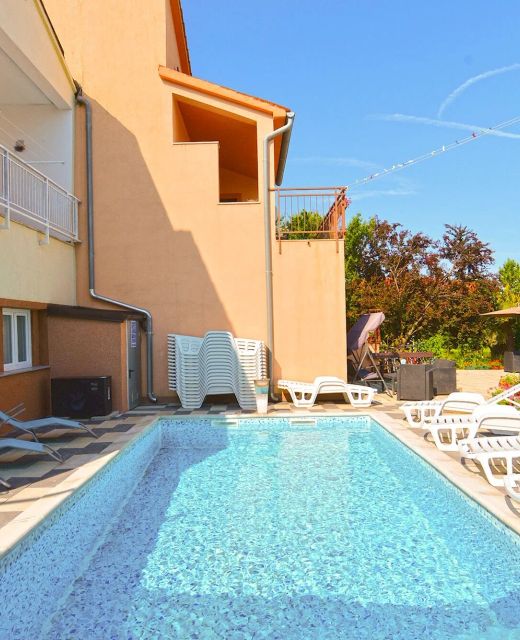 Family-friendly Apartments With Swimming Pool Fažana - 19596