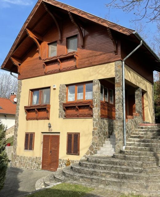 Mezei Pince Vendégház Nyergesújfalu
