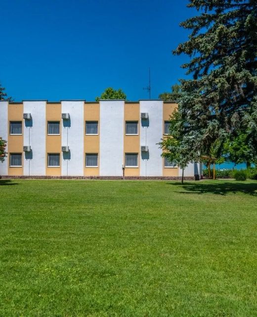 Balatonvilágosi Akadémiai Hotel