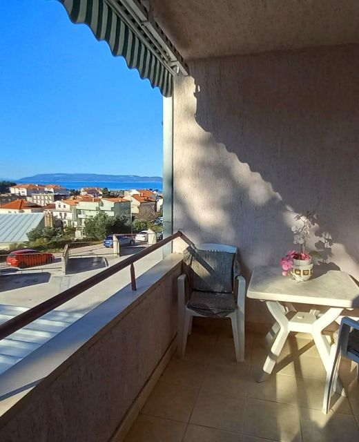 Apartments With Parking Space Makarska - 19756