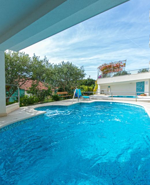 Family-friendly Apartments With Swimming Pool Brela, Makarska - 20066 Brela