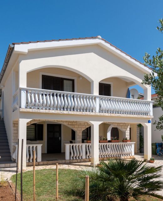 Apartments With Parking Space Vir - 20147