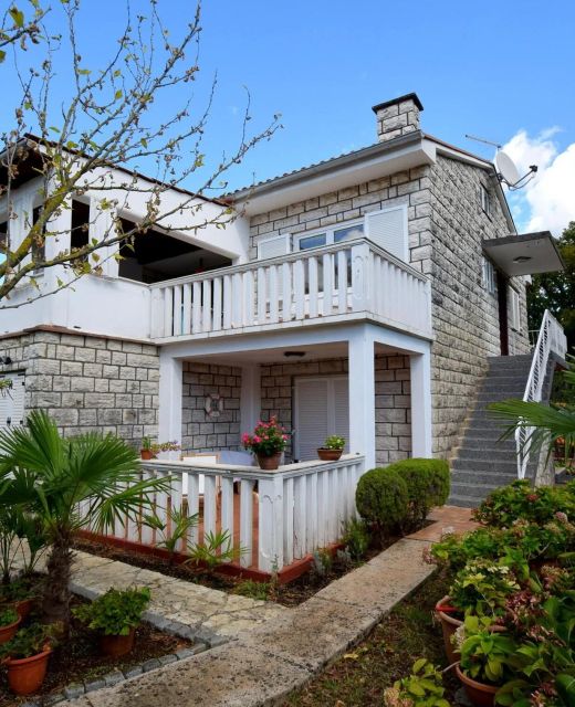 Apartments With Parking Space Malinska, Krk - 20345 Malinska