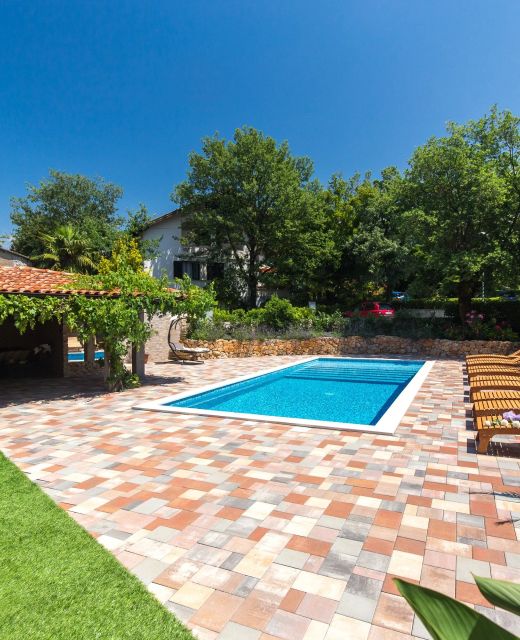 Family-friendly Apartments With Swimming Pool Malinska, Krk - 20370 Malinska
